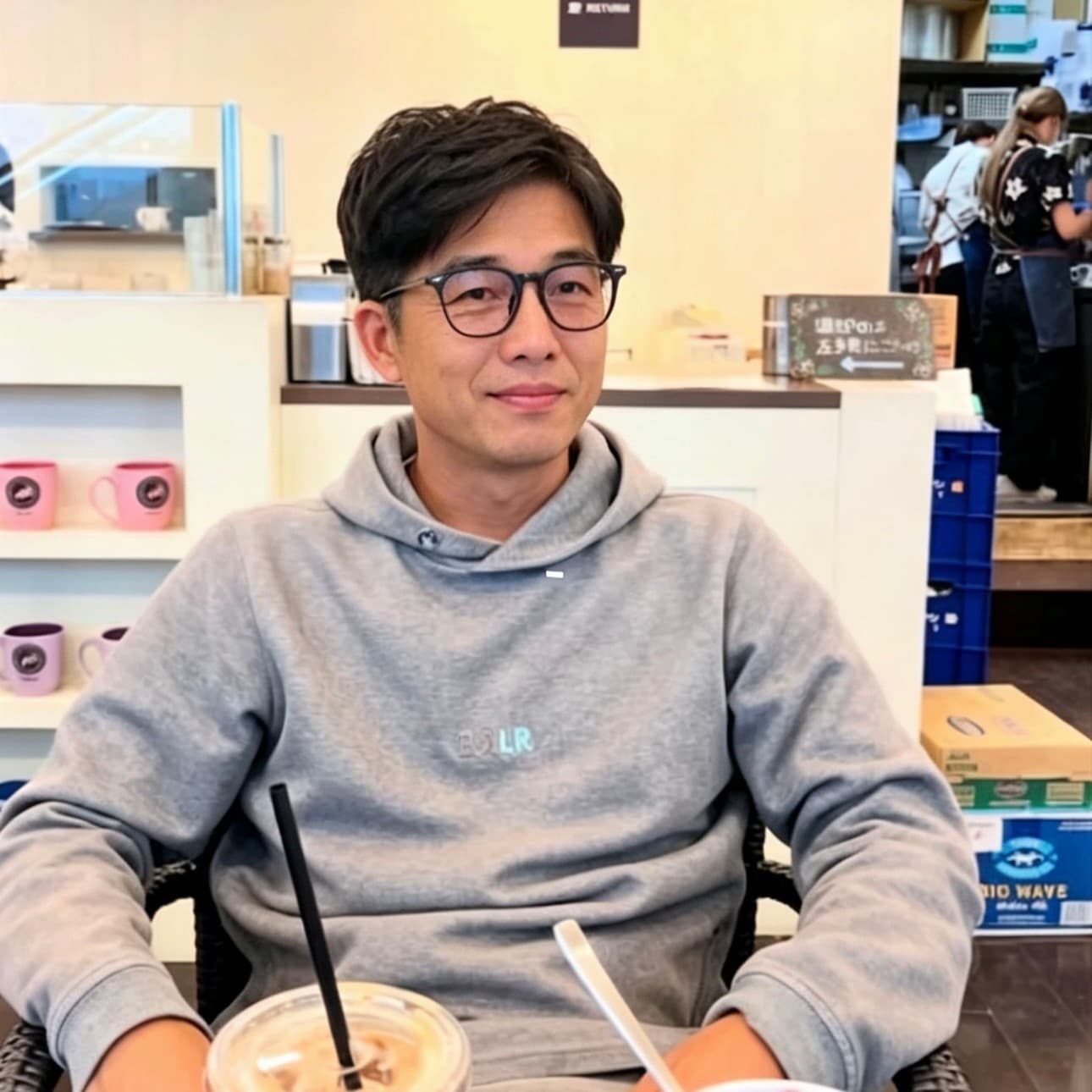 Mr. Simon Au